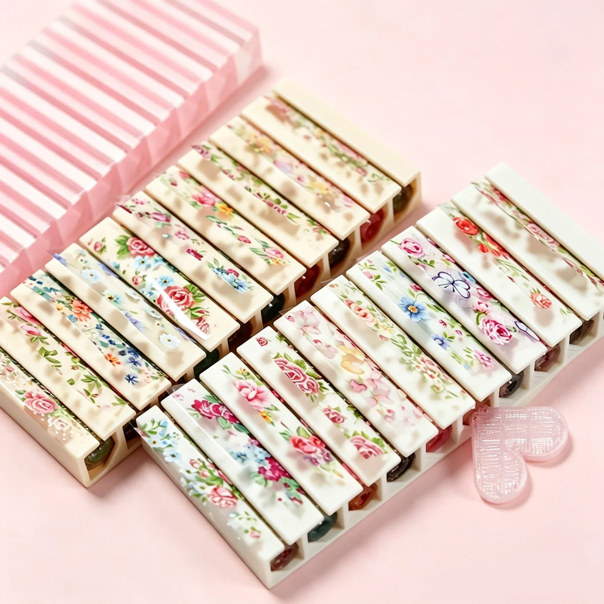 Nail Art Simple - Taşınabilir 10 Bölmeli Tırnak Yıldızlı Folyo